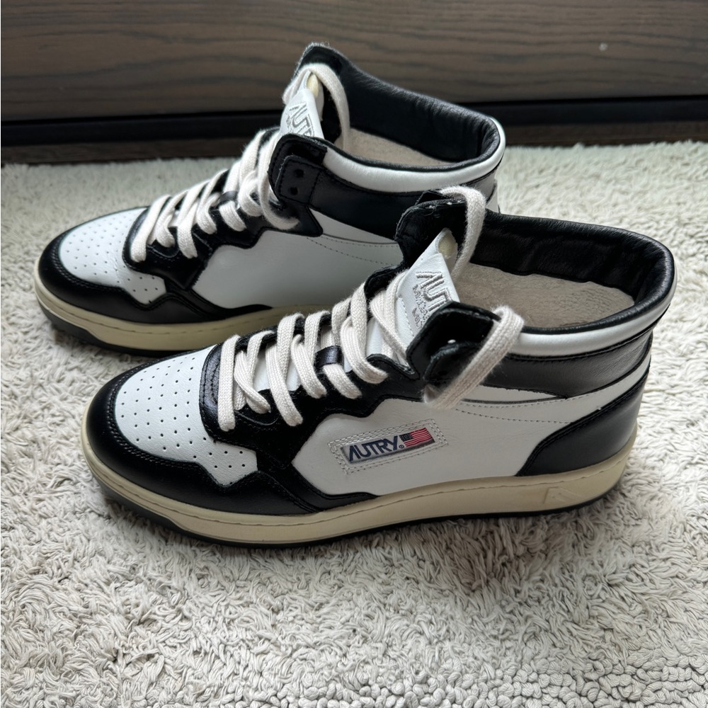 Autry women’s high tops, size 40